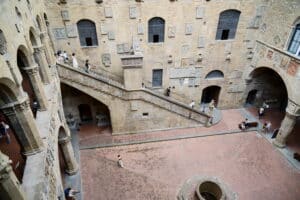 florence-bargello-cour-médiéval-médicis